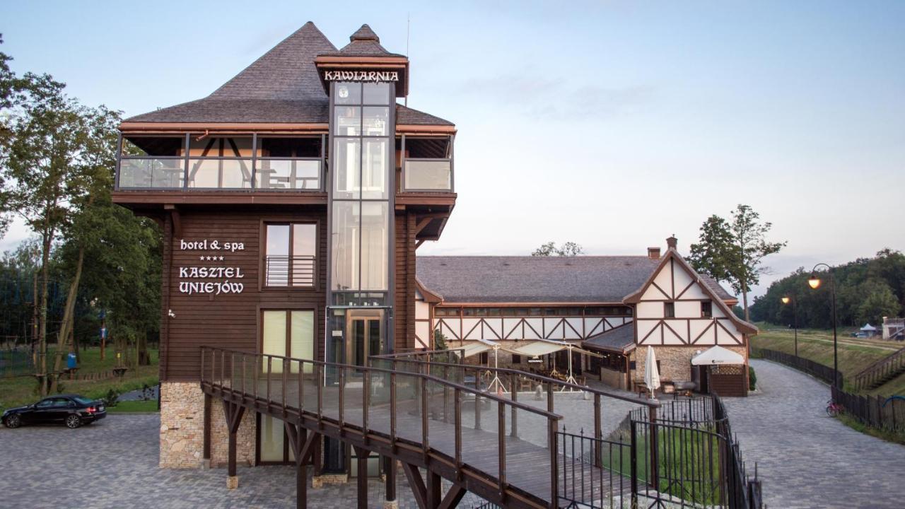 & **** Kasztel Hotel Uniejów